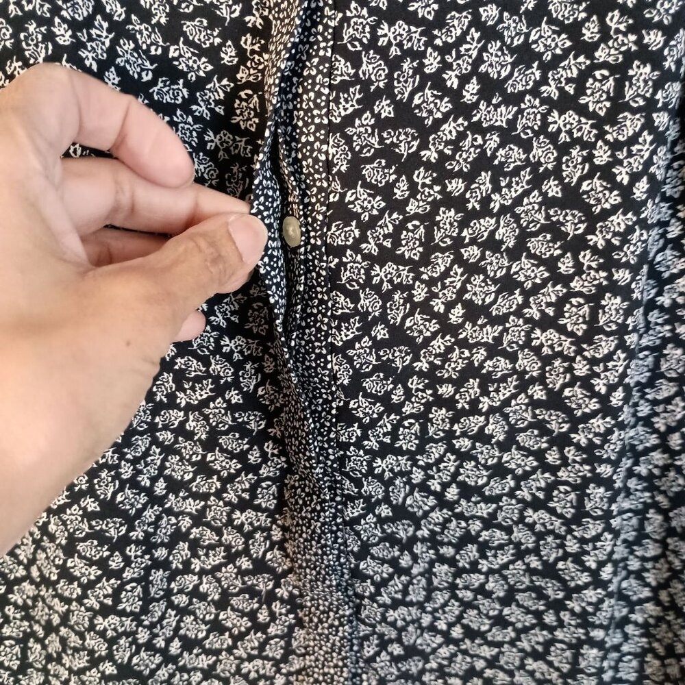 LOFT Floral Blouse S Black White Long Sleeve Mandarin Collar Hidden Btn - Picture 4 of 5